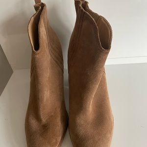 Preowned Marc Fisher Suede Short Boots Brown Suede Pointy Toe Nice Heel.